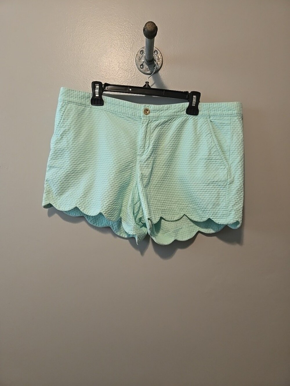 Lilly Pulitzee  Women’s Scallop Hem Stretch Shorts Mint Green Size 16 Buttercup